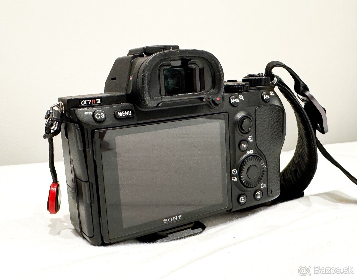 SONY Alpha A7R III - 4