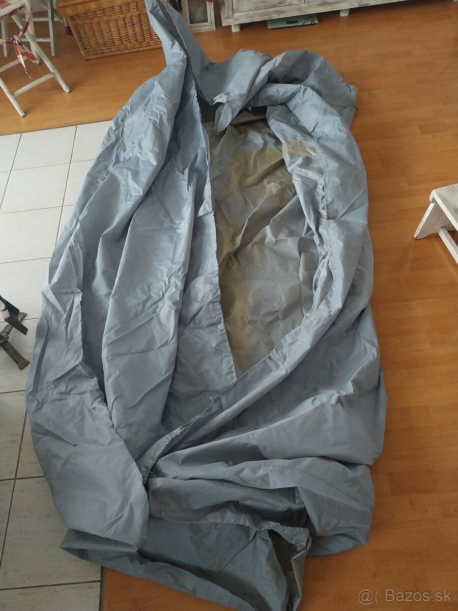 Predam ochrannu plachtu na nabytok - 4