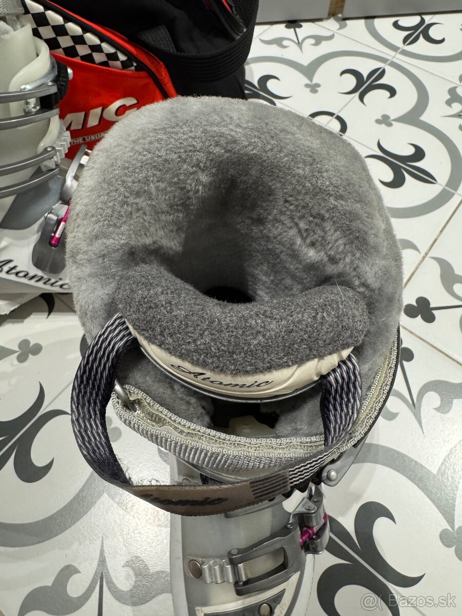 Lyžiarky ATOMIC - 4