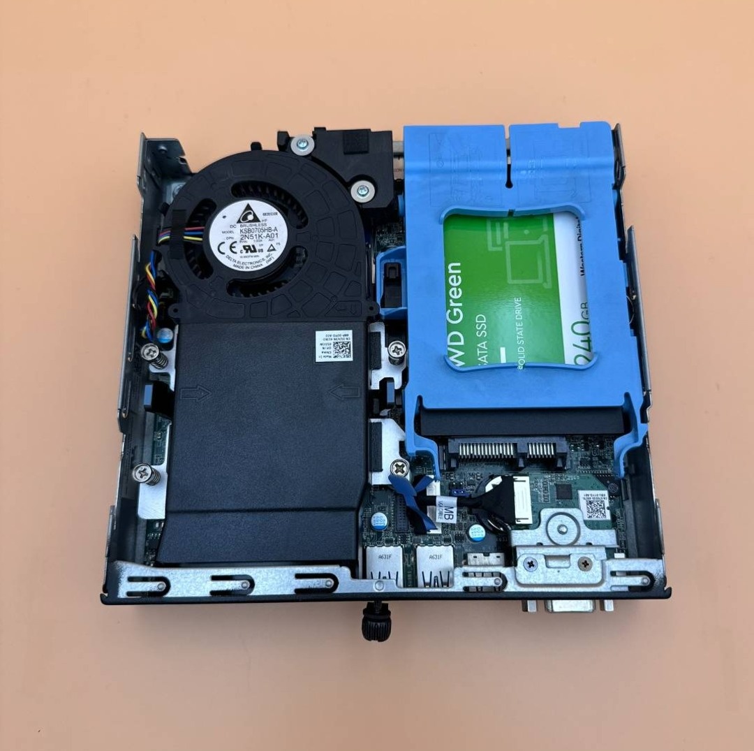 Mini počítač Dell.Intel i3-6100T 2x3,20GHz.240G SSD.8gb ram - 4