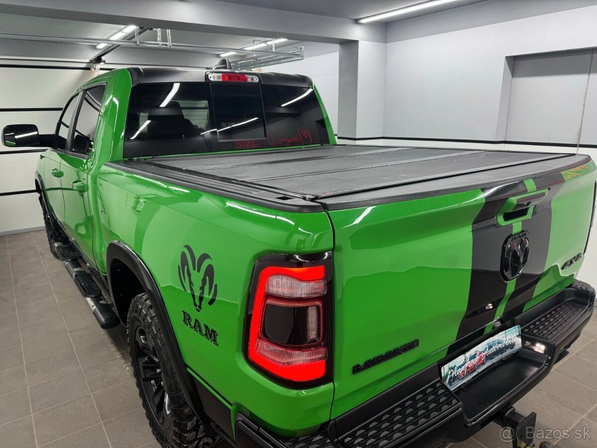Dodge RAM 1500 Laramie Crew Cab 4x4