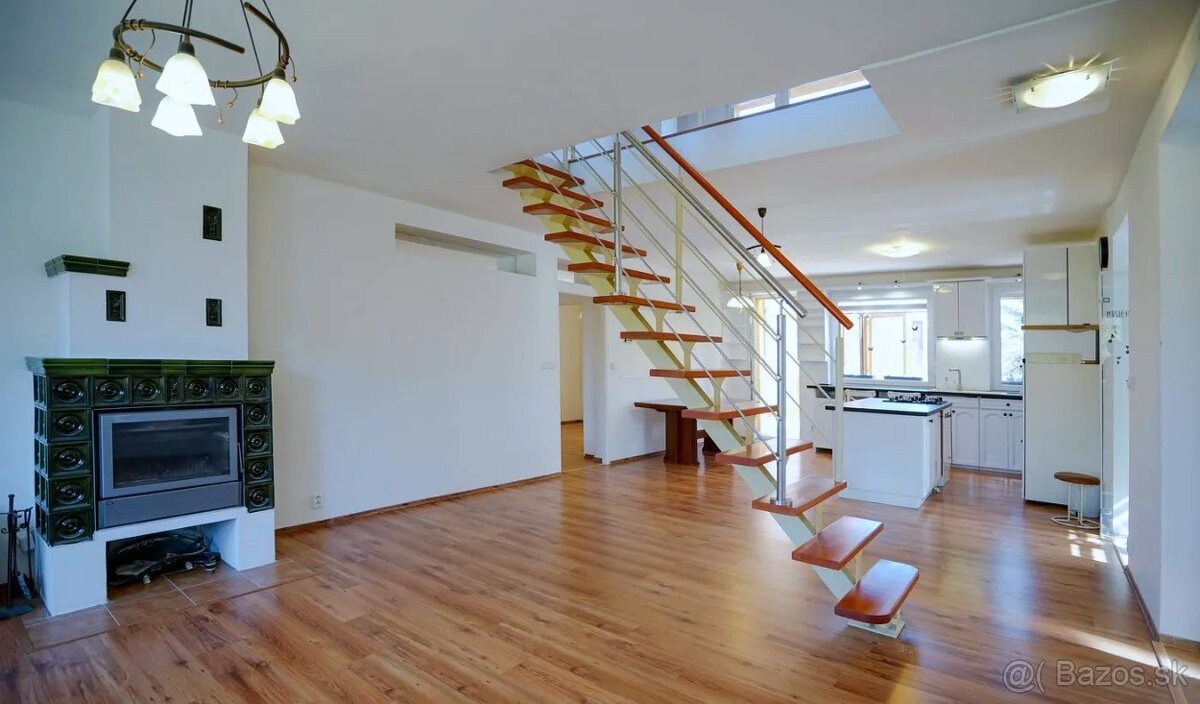 Predaj - 5 izbový dvojgeneračný rodinný dom-Rajka Maďarsko - 4