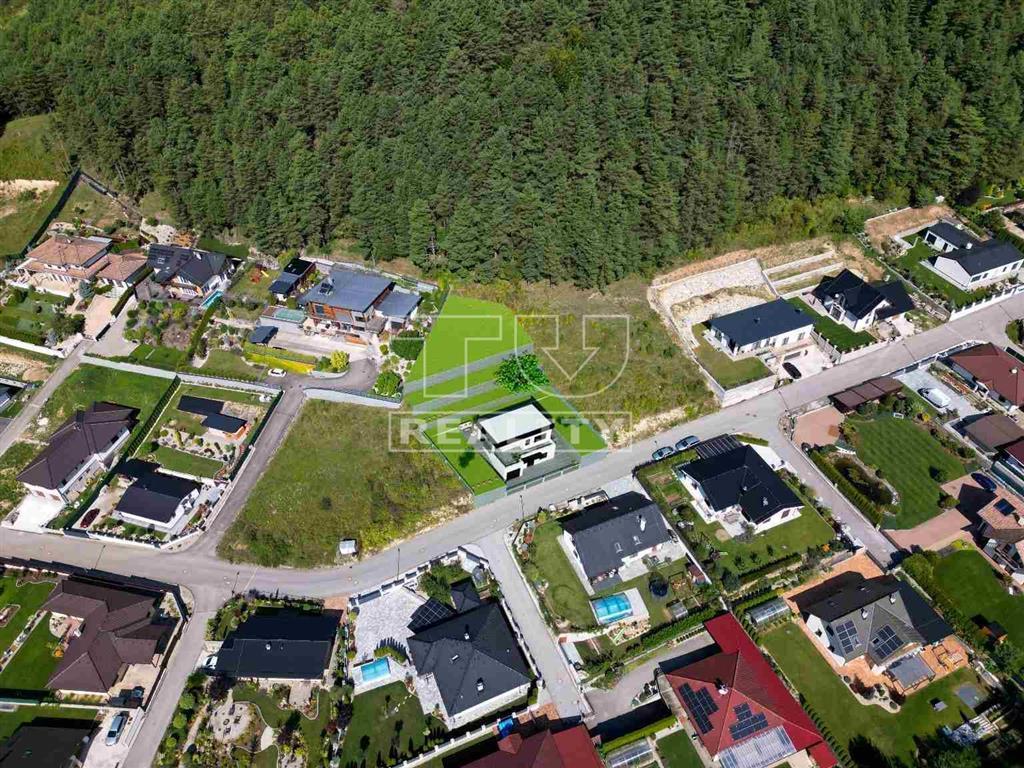 STAVEBNÝ pozemok na predaj v obci Pružina - 4