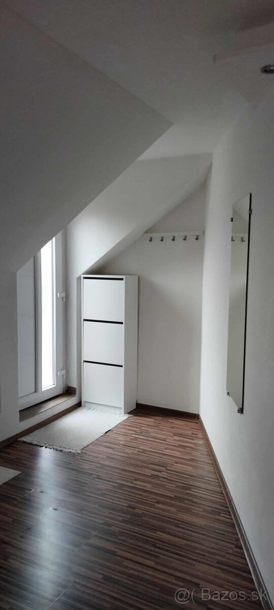 Prenajmem 1 izbový byt v Hlohovci - 4