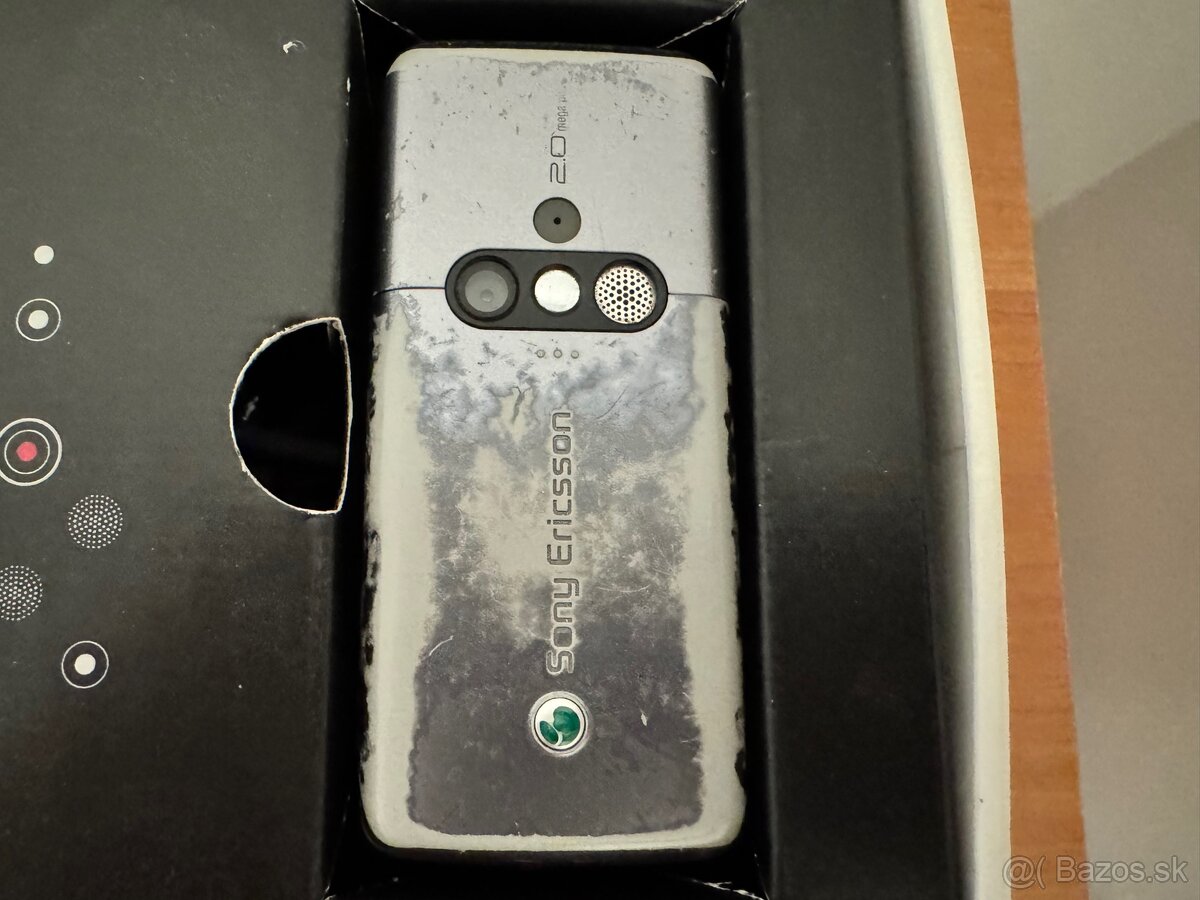 Sony Ericsson K610i - 4