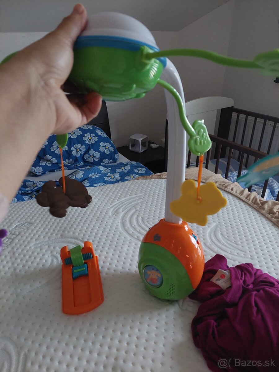 Kolotoč na postieľku - 4