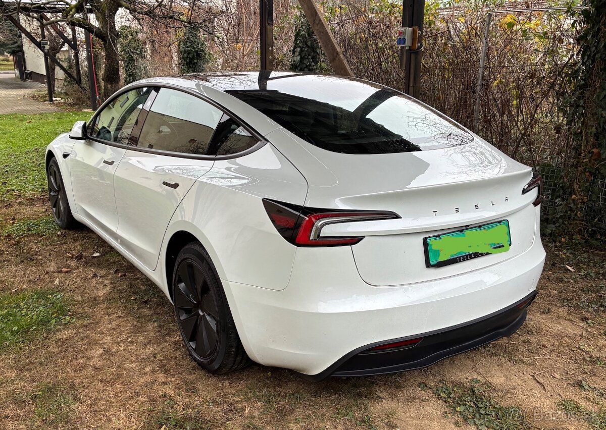 NOVÁ Tesla 3 RWD Premium - 4