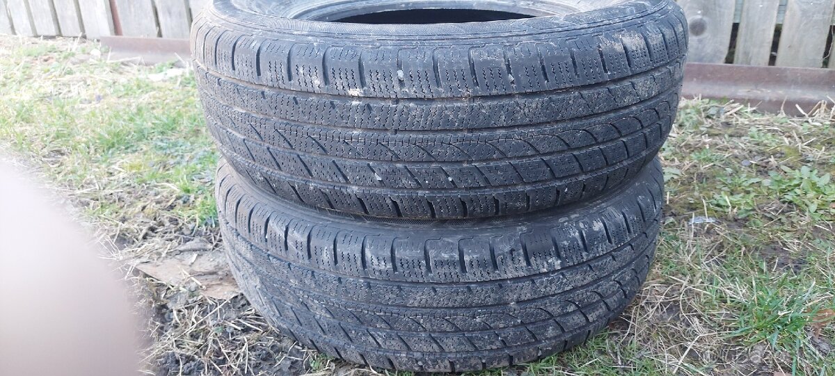 Gumy 235/70 r16 - 4