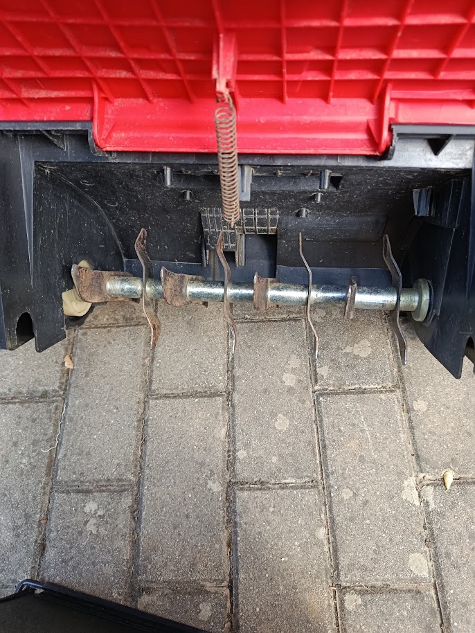 Elektrický prevzdušňovač trávnika - 4