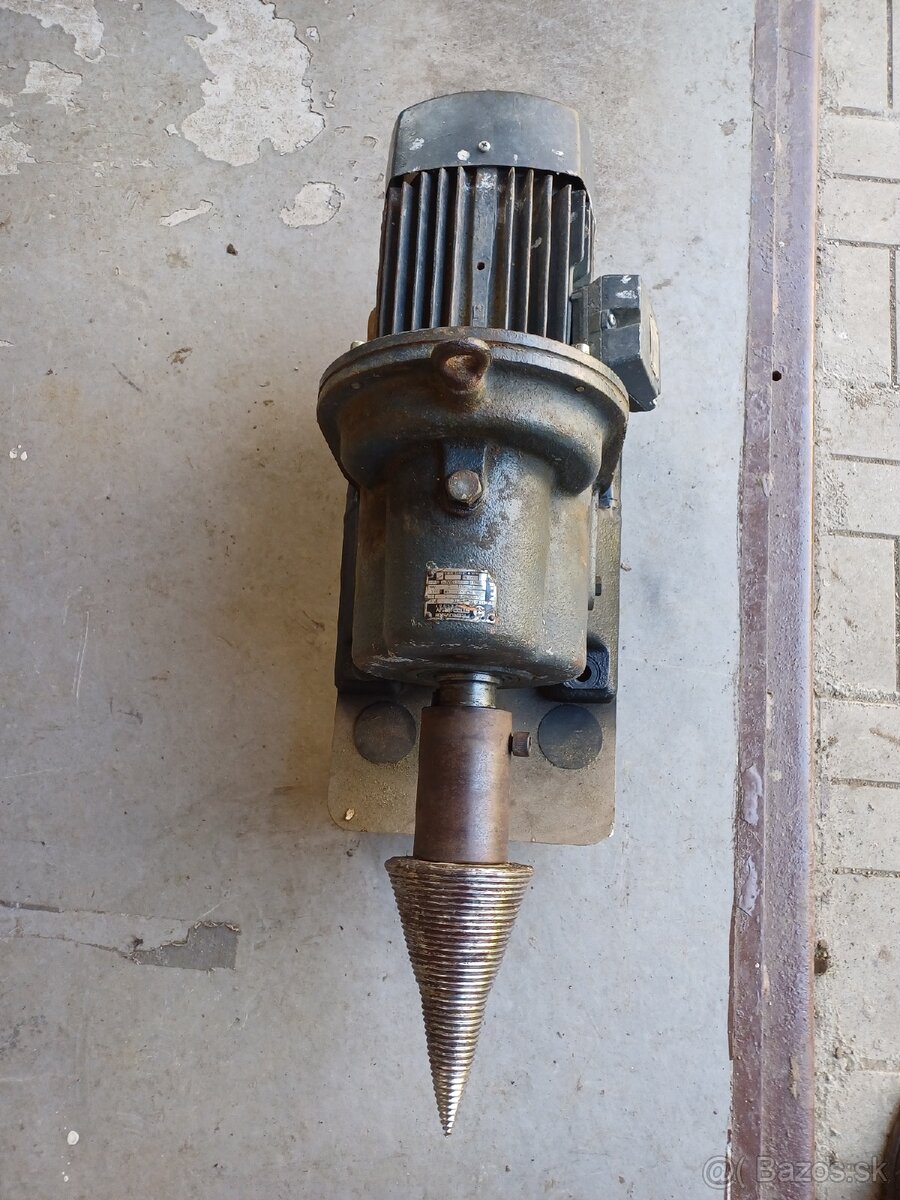 Kuželova štepačka. Elektromotor s prevodovkou. - 4