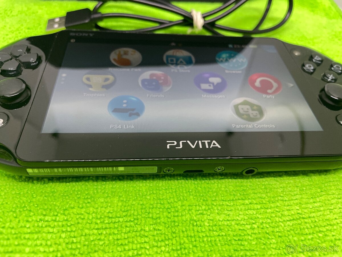 PS VITA PCH-2016 - LCD displej +8gb karta - 4