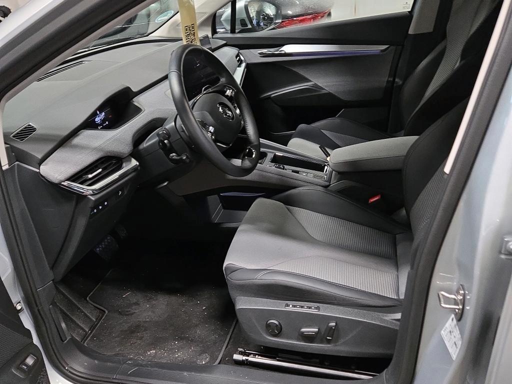 Škoda Enyaq 60 Loft 132kw MATRIX 10/2024 - 4