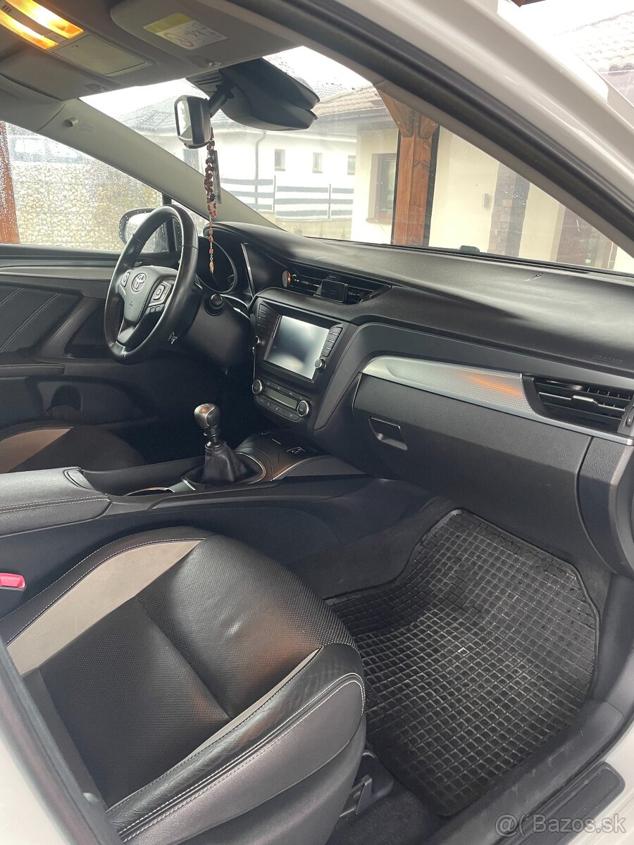 Predám Toyota Avensis 1.6 D-4D Business Edition - 4