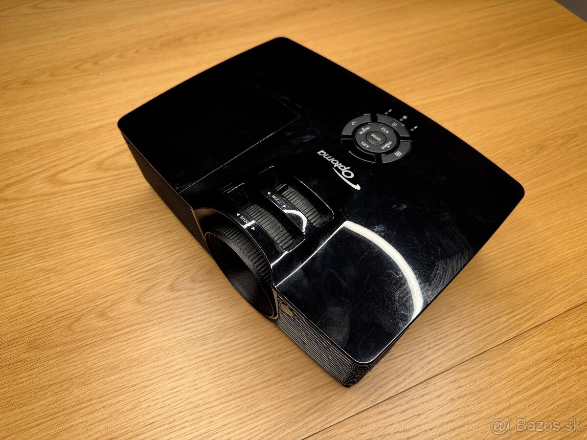 Projektor na prenájom - 15 € / deň - 4