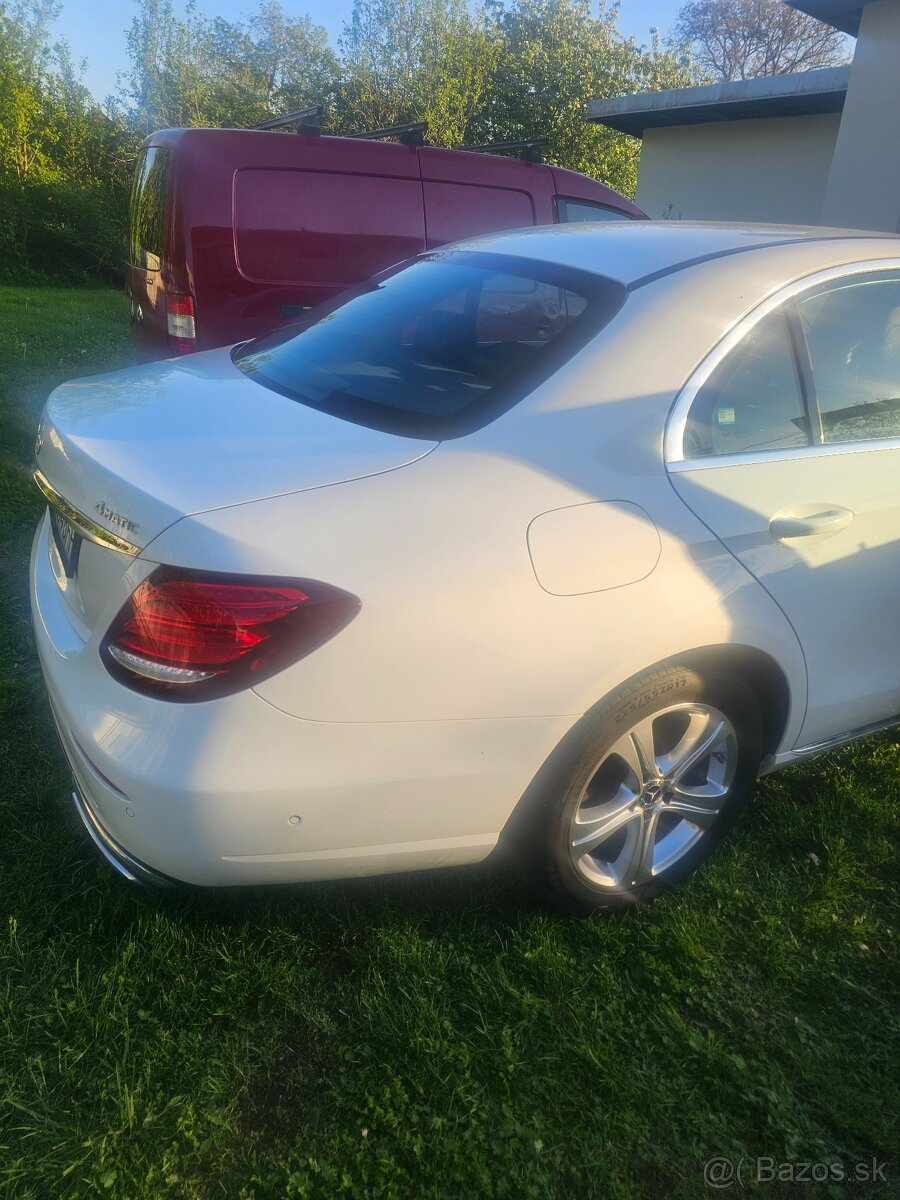 Mercedes - Benz E 220 cdi 4 matic - 4