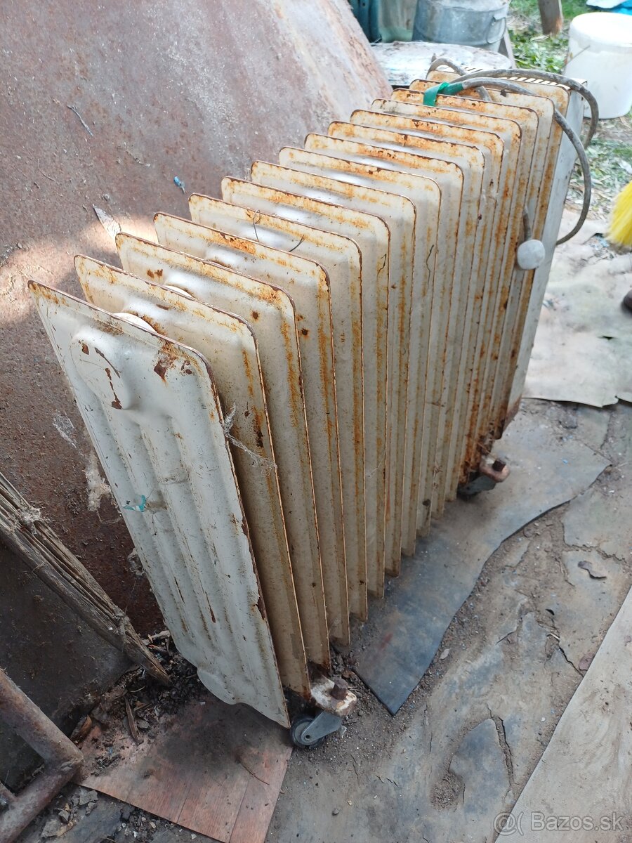 Predám starožitný radiator - 4