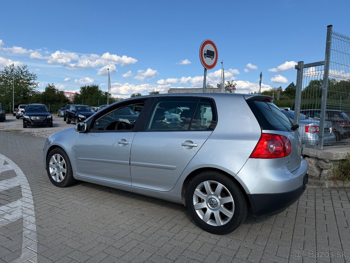 Volkswagen Golf V 1.6 benzin - 4
