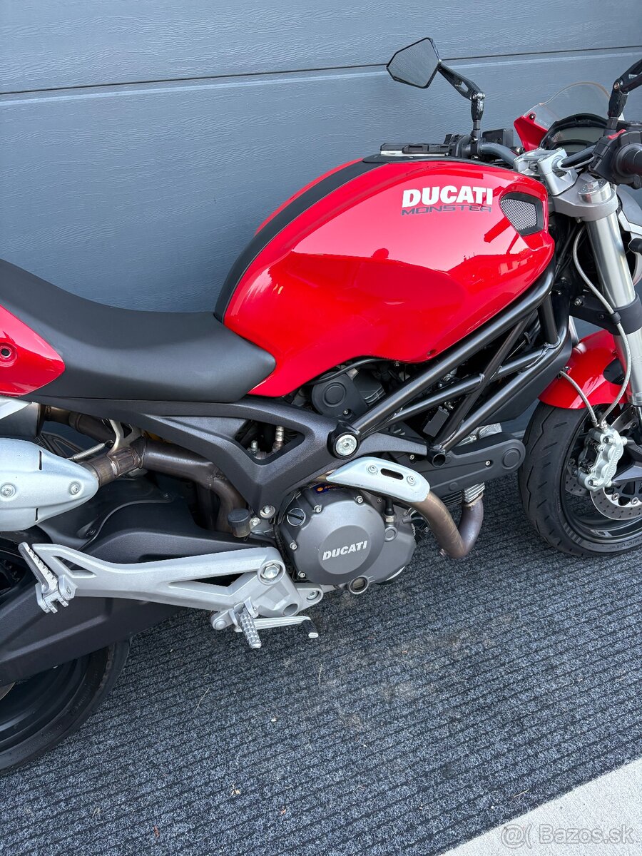 Ducati Monster 696+ - 4
