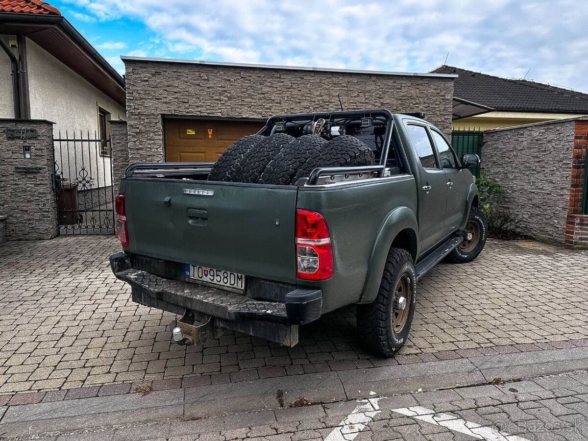 Toyota Hilux DC 3.0 I D-4D Sol A/T
