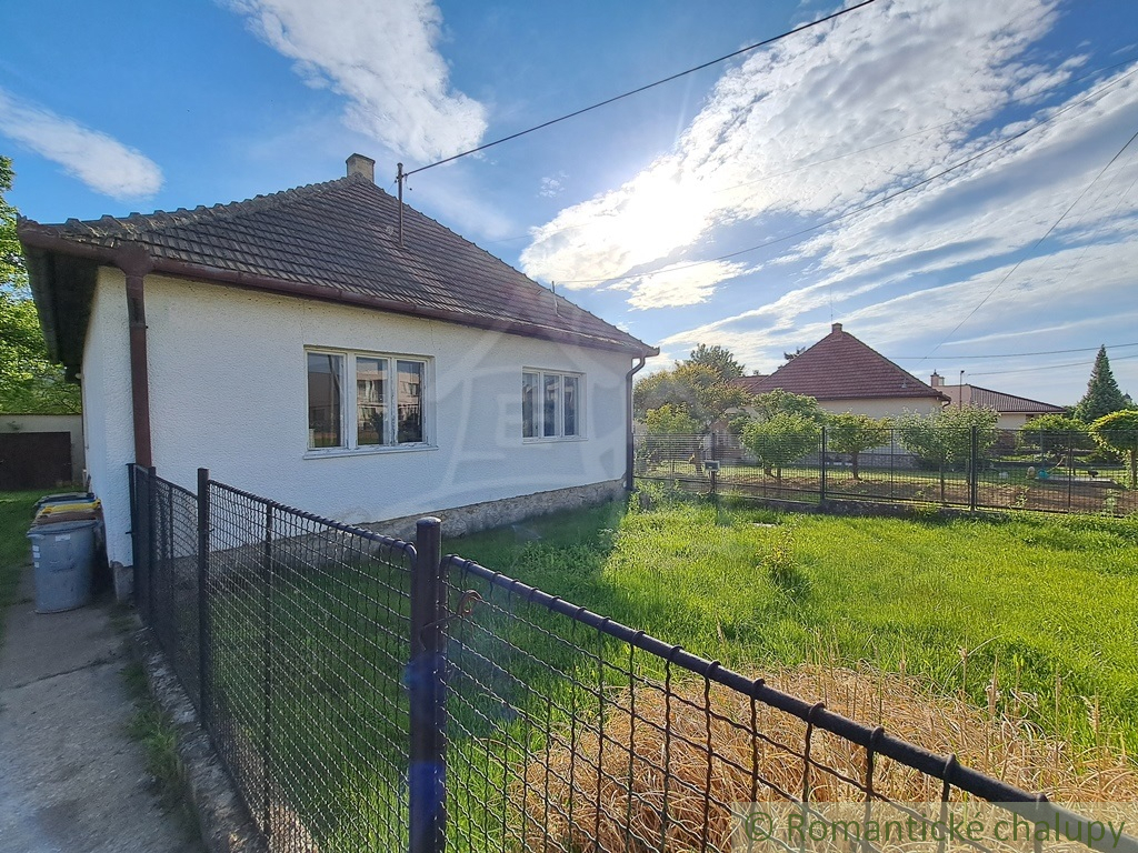 Dom v krásnej obci Podhorany s lesným prostredím, pozemok - 4