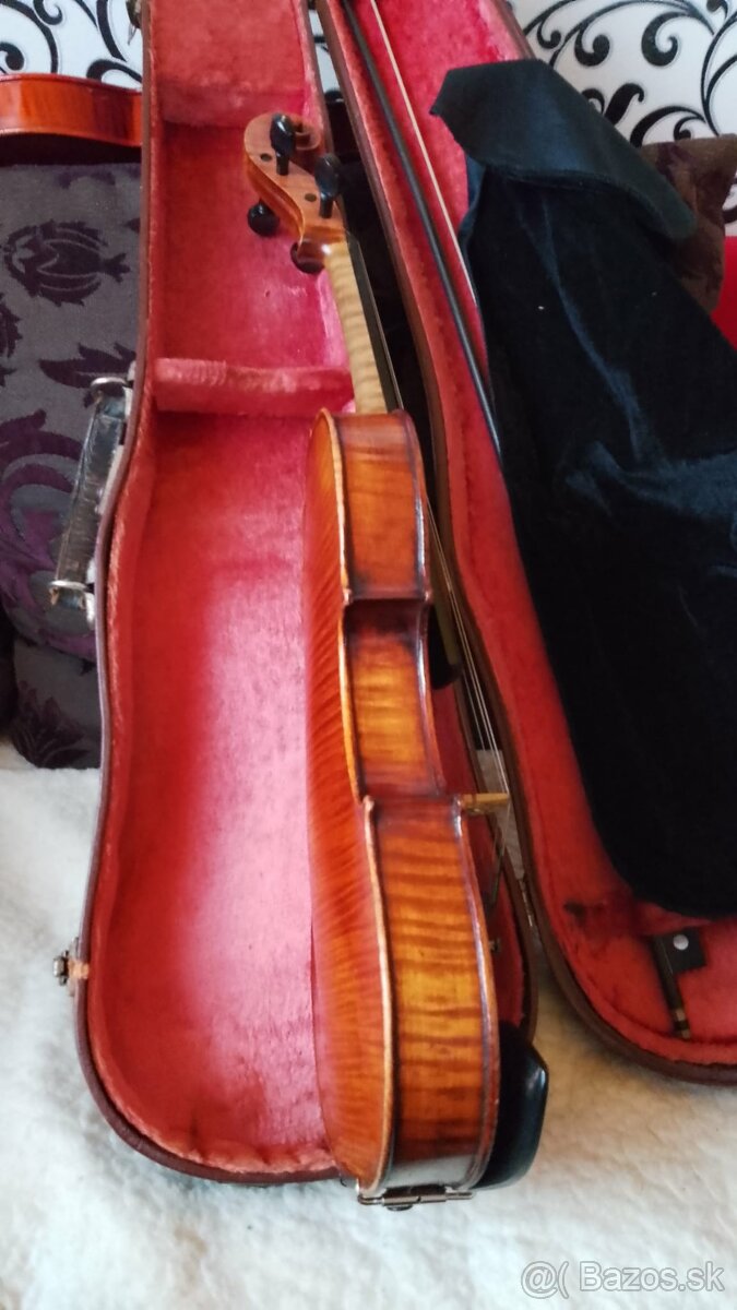 Predam cele husle 4/4 Pekny majstr.kusok,Cena v popise - 4