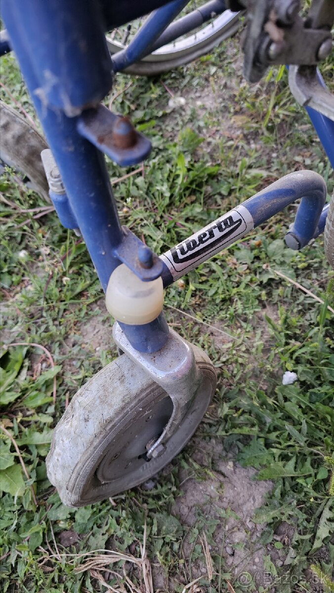 Skladací invalidný vozík - 4