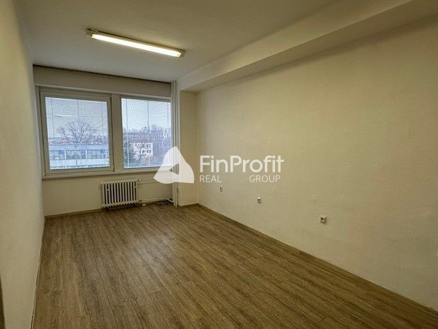 Kancelárske priestory s umývadlom na prenájom - od 18 m2, Bo - 4