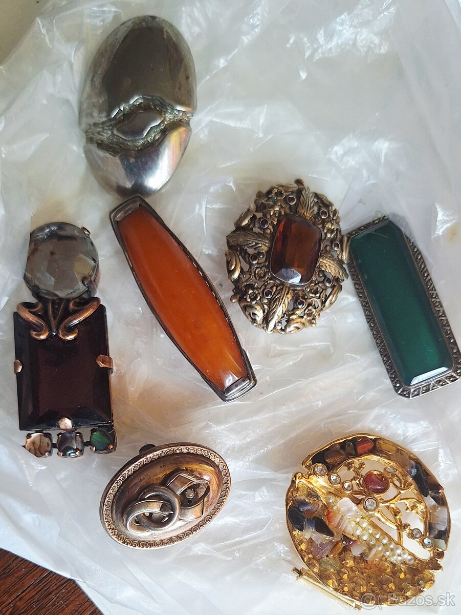 Podnos Berndorf a starožitné brošne - 4