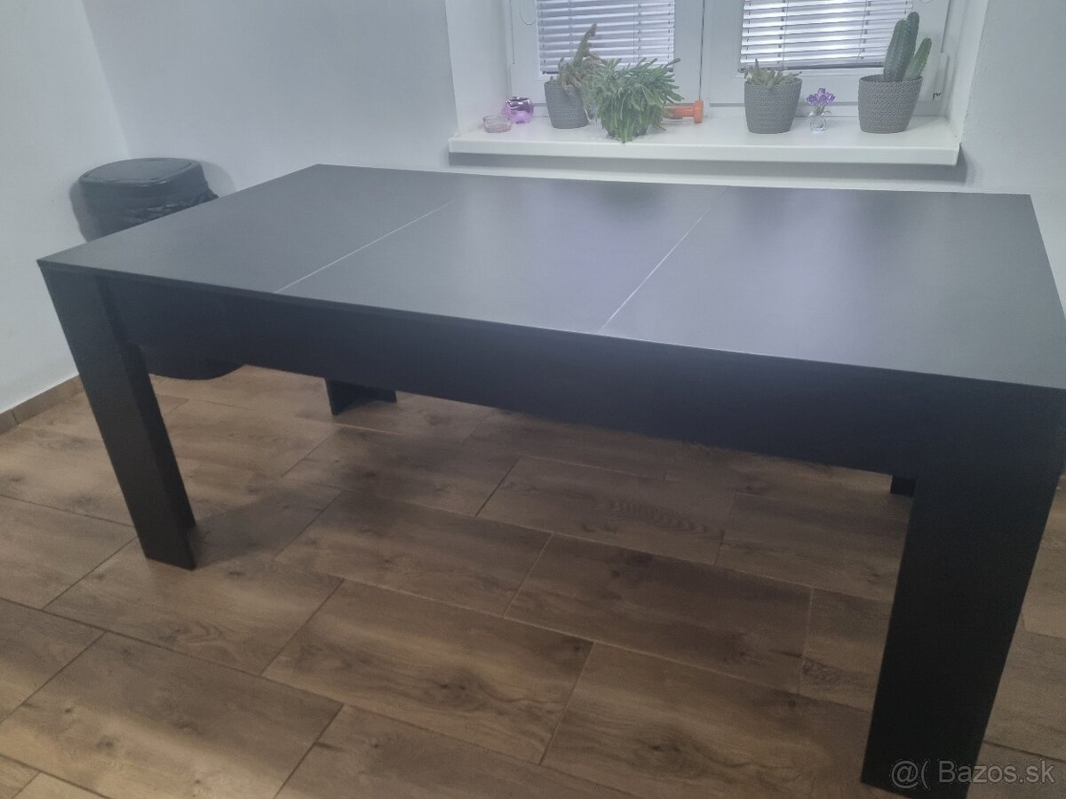 Jedálenský stôl - 4