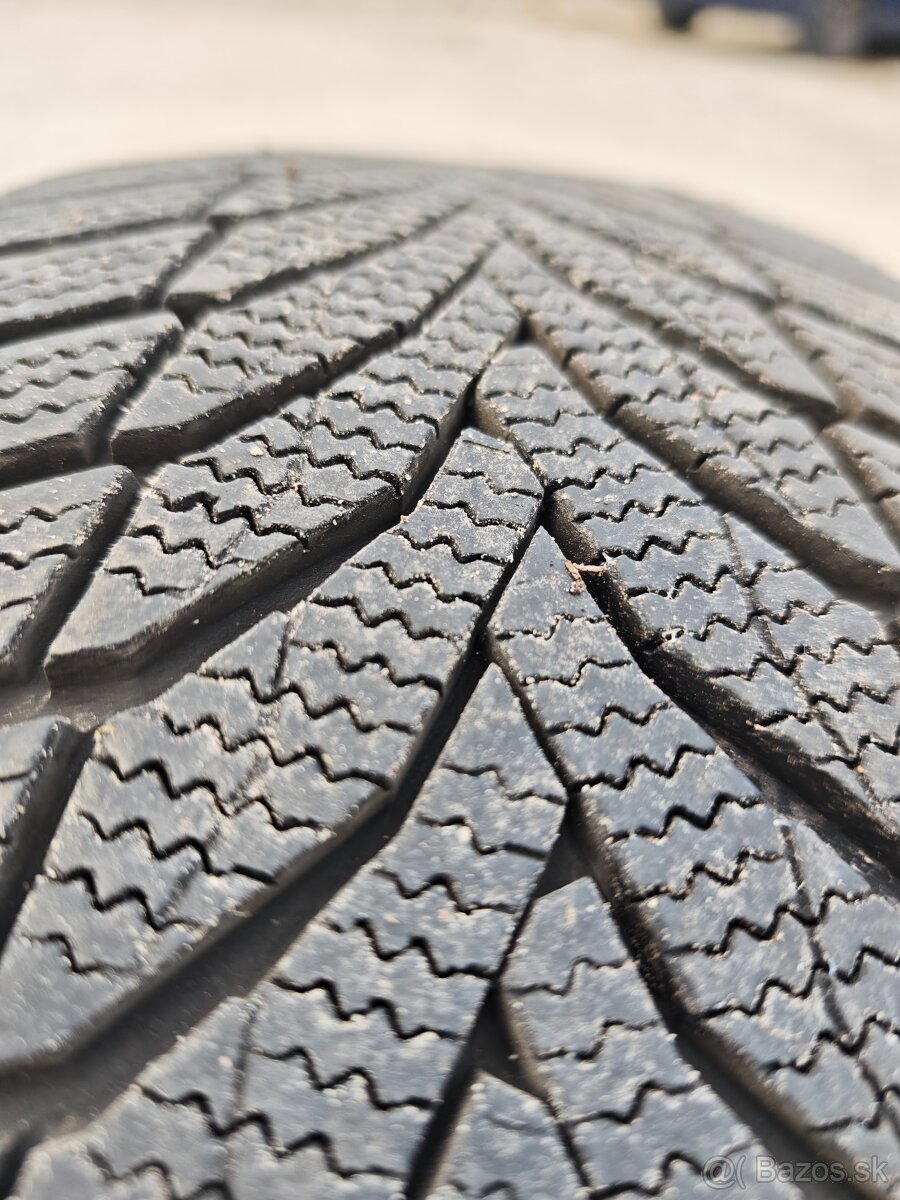 205/40 R17 - 4
