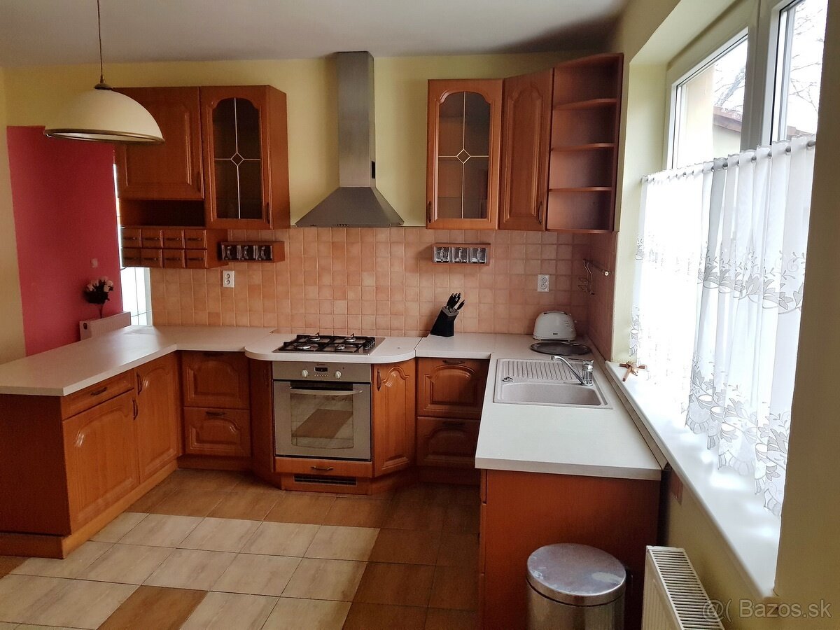 Rodinný dom Čakajovce s prístavbou - 4