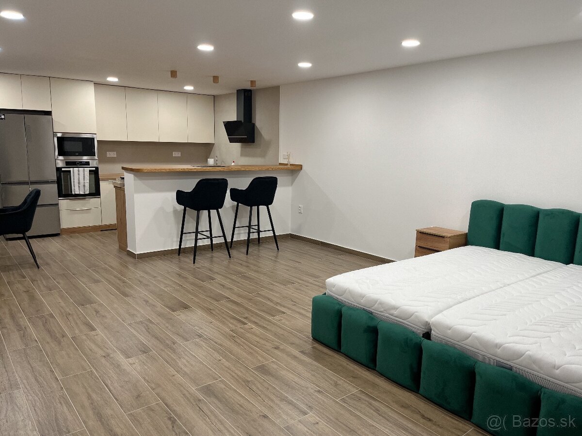 Na prenájom zrekonštruovaná časť RD - 4