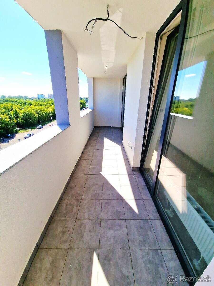 NOVOSTAVBA - PREDÁM 2 IZBOVÝ BYT S VEĽKOU LOGGIOU - 4
