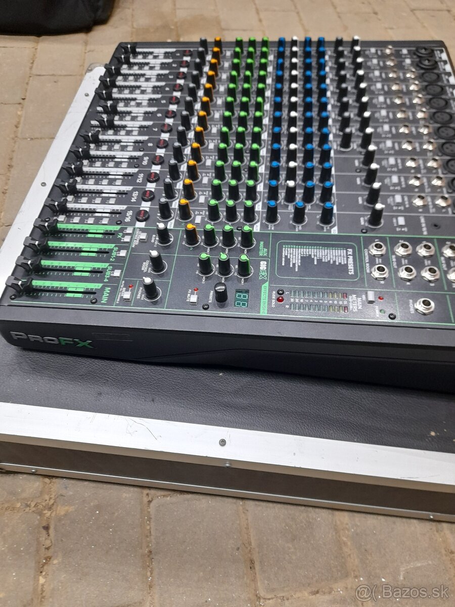 Predám zvukarský mix pult Mackie PRO FX 16 v 3 - 4