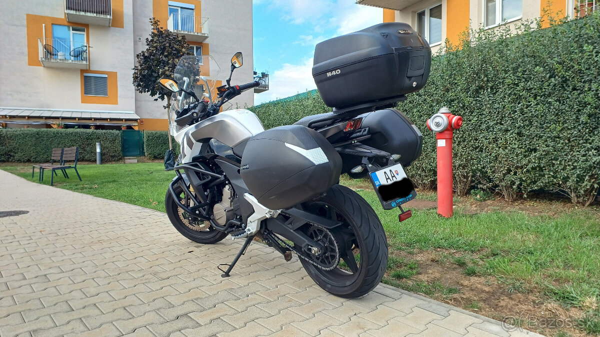 CF Moto 650 MT - 4