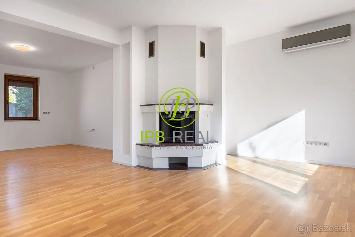 Priestranný rodinný dom s dvojgarážou v Malinove - 4