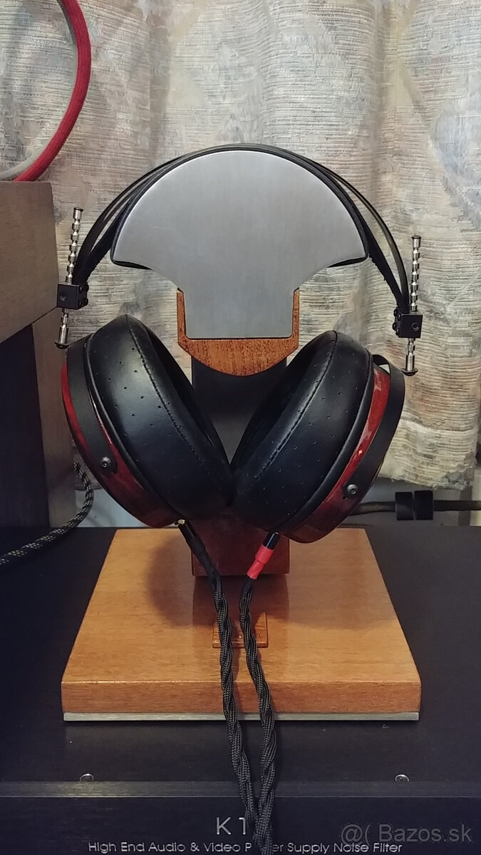 Luxusny stojan na sluchadla - 4