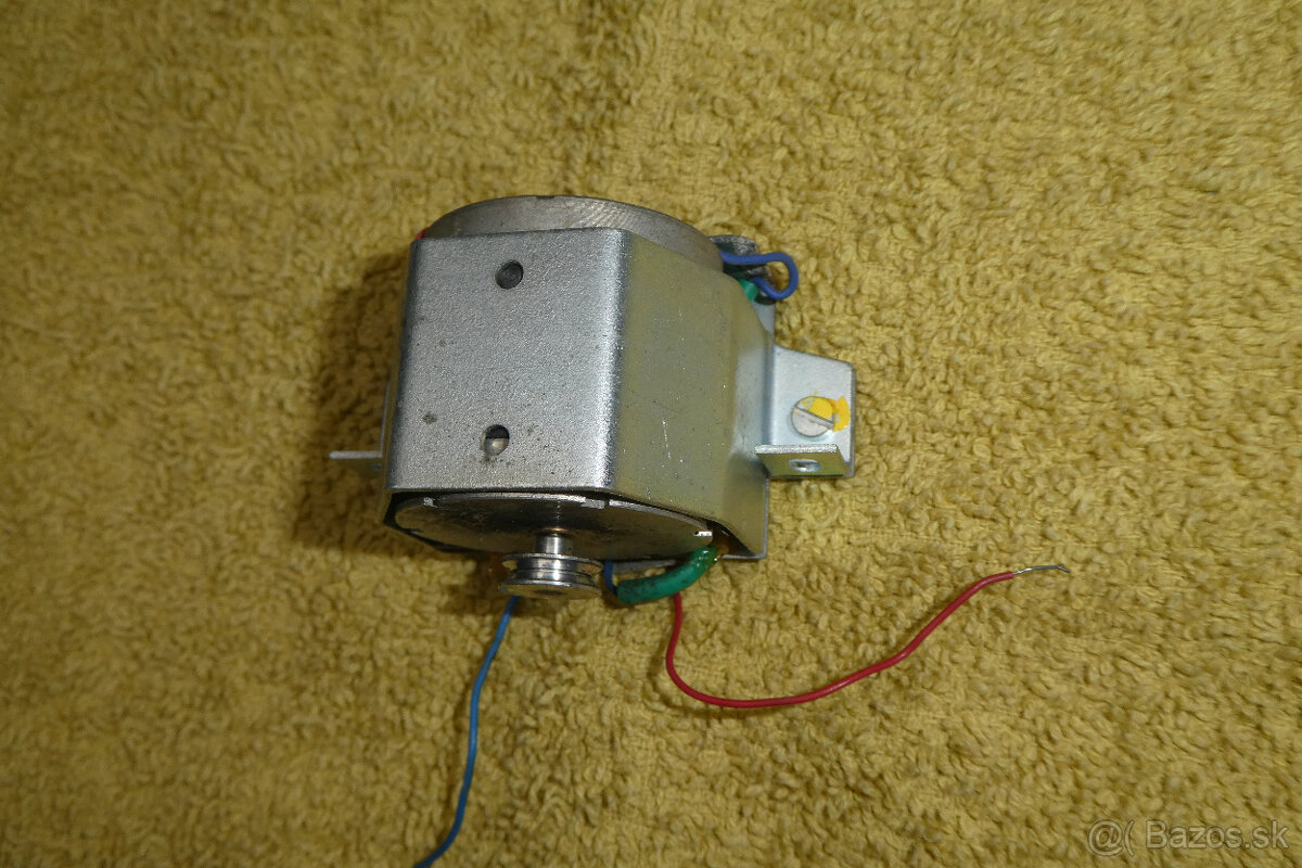 motorček do magnetofónu Tesla A3 - 4