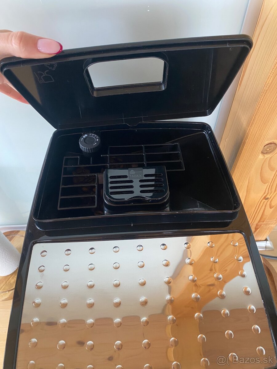 Kávovar DeLonghi Magnifica S - 4