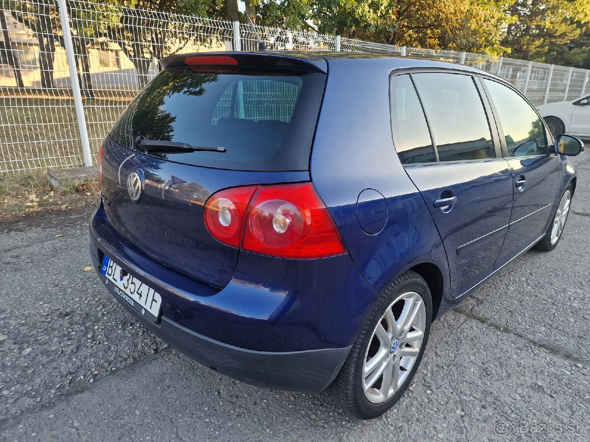 Volkswagen Golf - 4