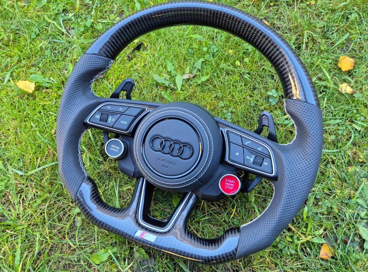 AUDI R8 VOLANT SPORTOVY START/STOP - DRIVE SELECT - 4