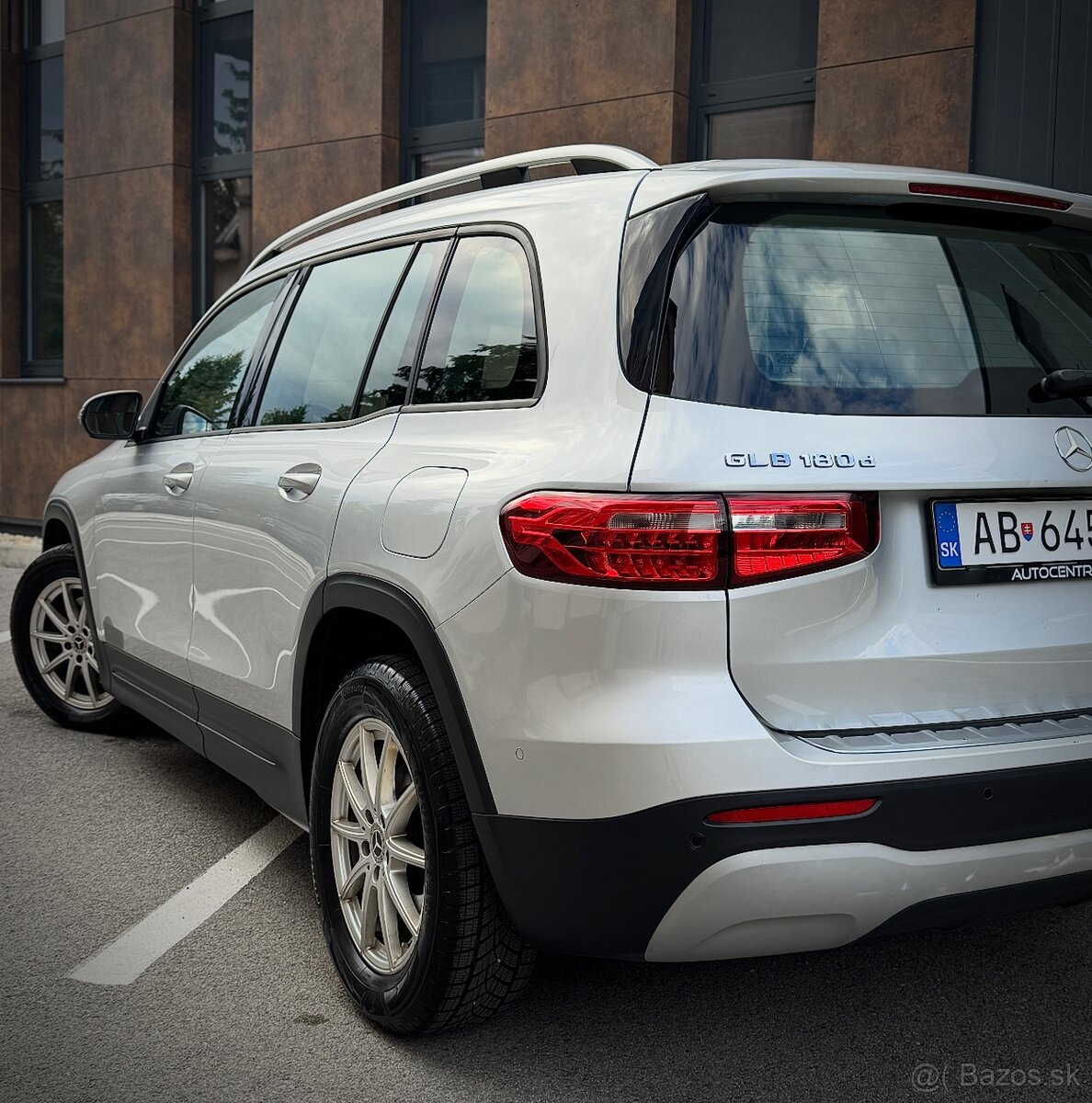 MERCEDES-BENZ GLB 180D - 4