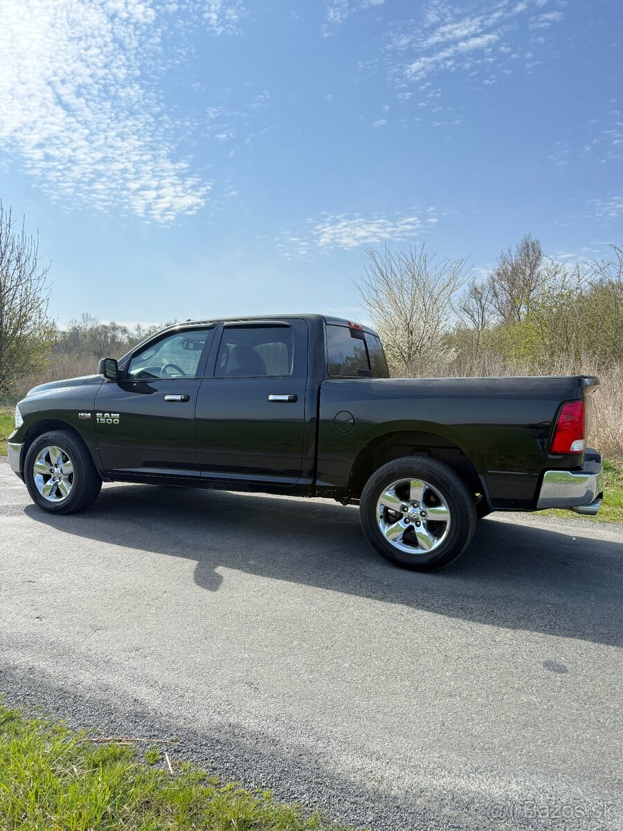 DODGE RAM 1500 5.7 V8 HEMI—2017—4x4—130.000km—REZERVACE—
