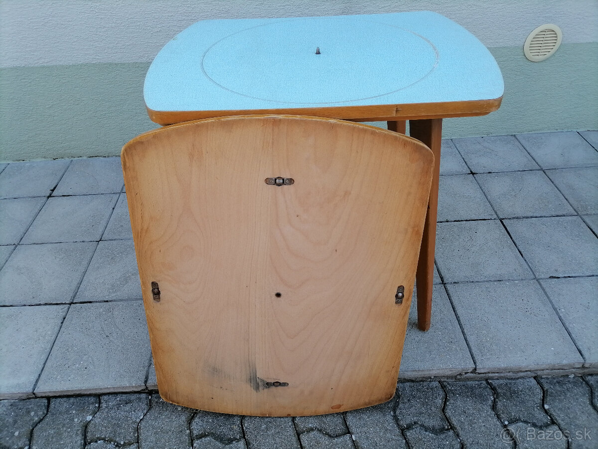 Stolík pod televízor. - 4