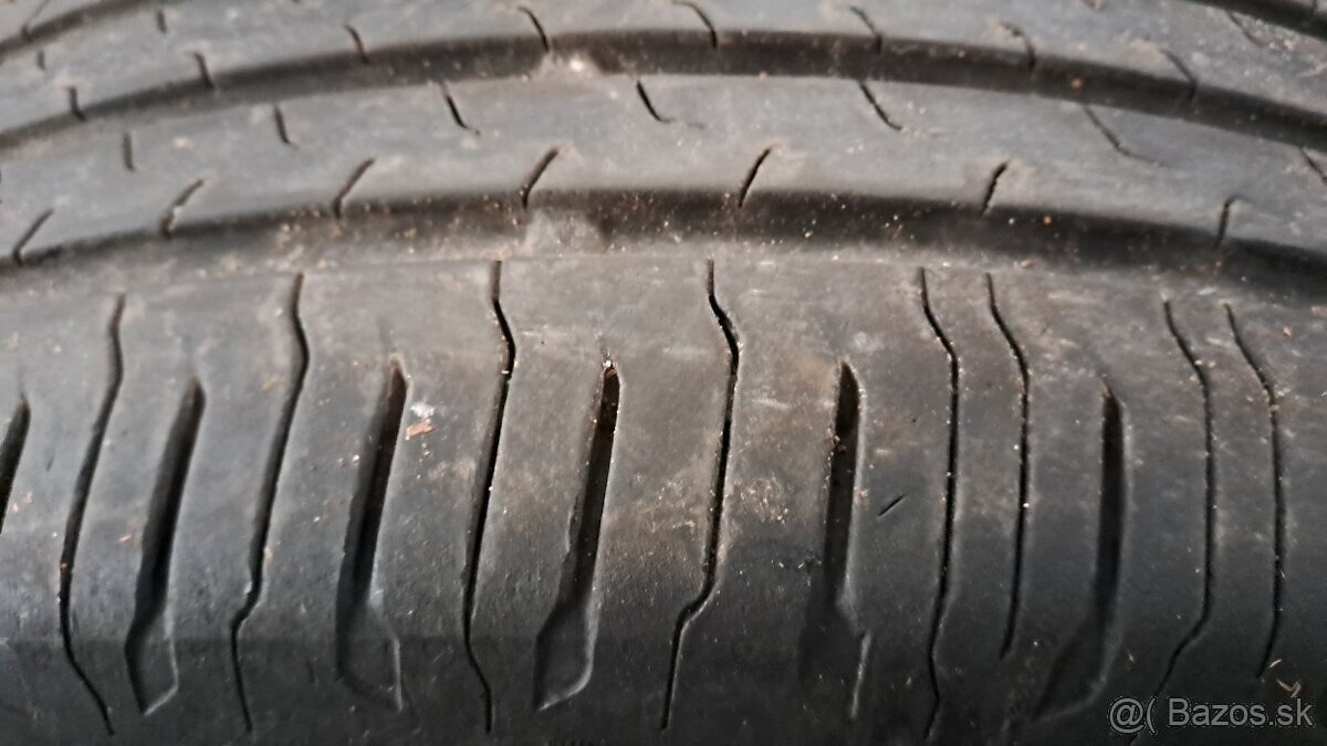 Predám 4ks jazdené letné 235/55r18-104V Continental - 4