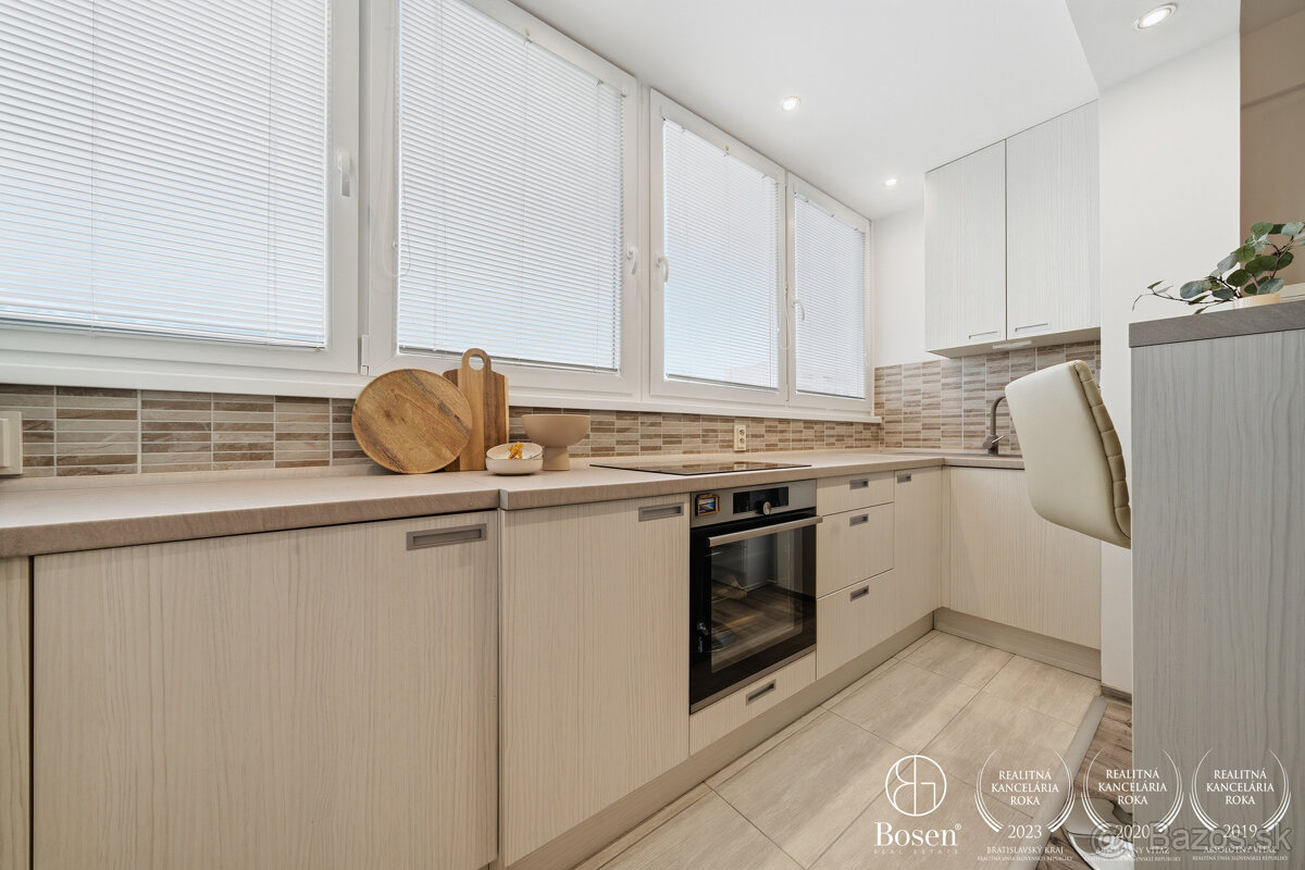 BOSEN | 2- izbový byt so zasklenou lodžiou a výhľadom na jaz - 4