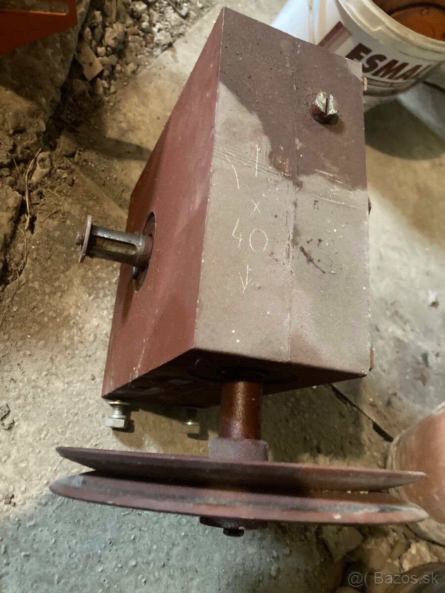 Predám 3 f.el.motor a prevodovku 40/1 - 4