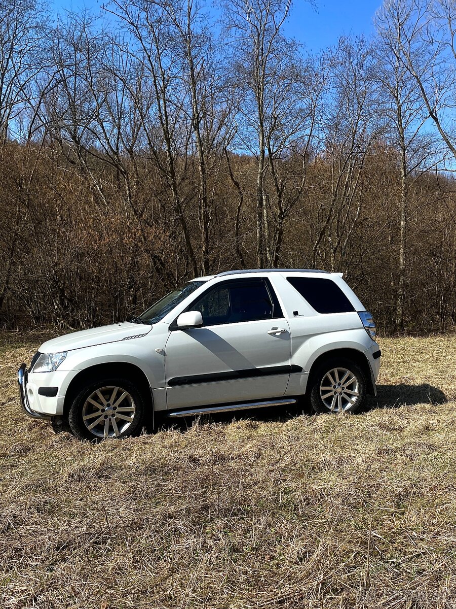 Suzuki Grand Vitara 1.6 16V Black & White Edition - 4