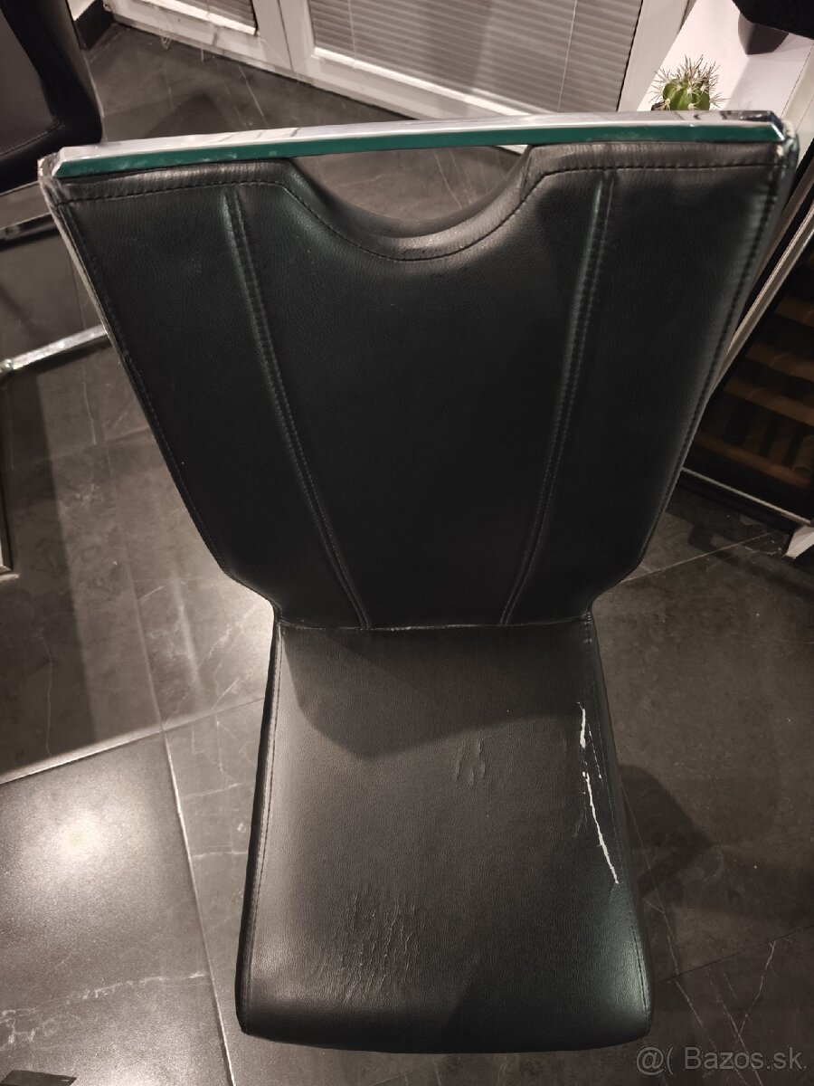 Jedálenský stôl - 4