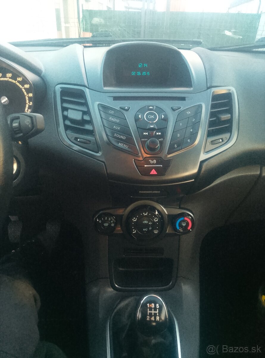 Ford Fiesta 1.25 2015 lift - 4